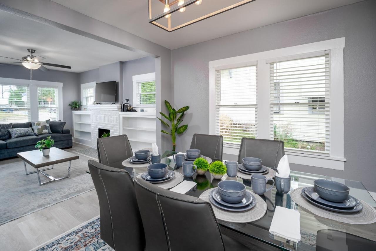 Spacious Home Near Downtown Сан Антонио Екстериор снимка