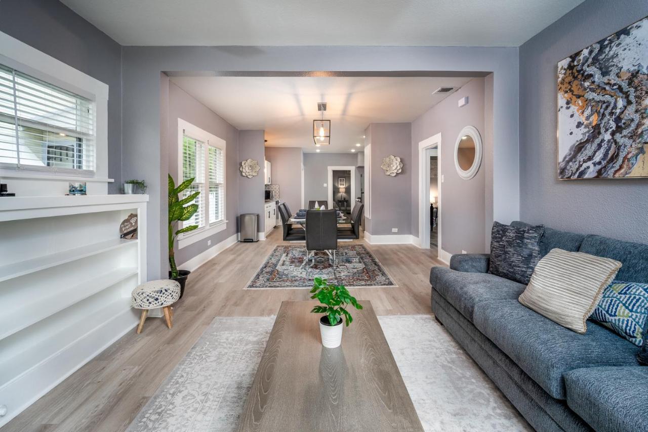 Spacious Home Near Downtown Сан Антонио Екстериор снимка
